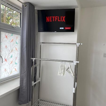 Studio Flat Fully Equipped Apartment Croydon Bagian luar foto