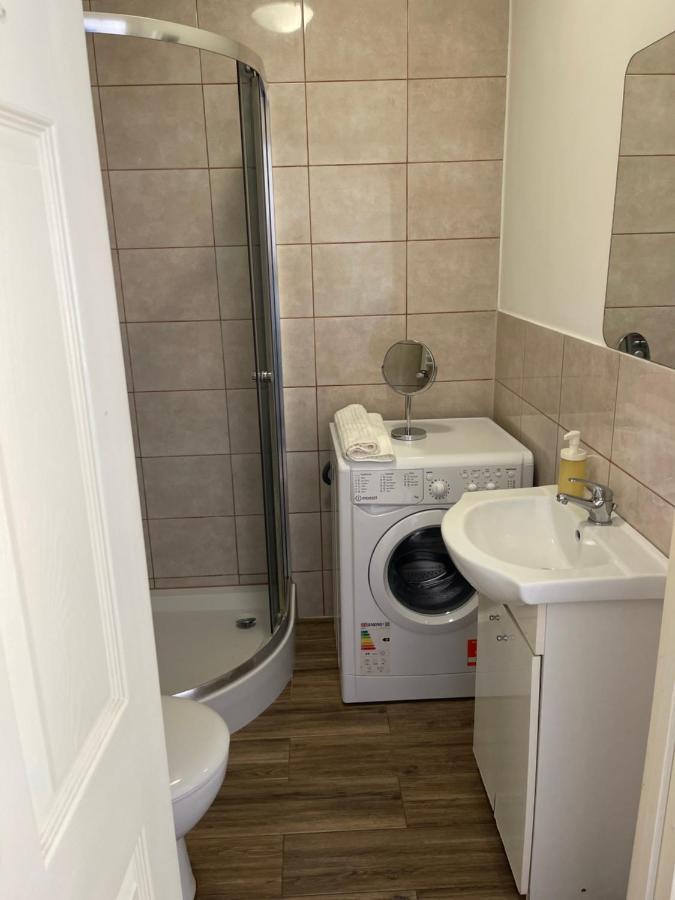 Studio Flat Fully Equipped Apartment Croydon Bagian luar foto
